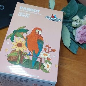 Parrot Bird Building Block Set 152 Pieces NEW Animal